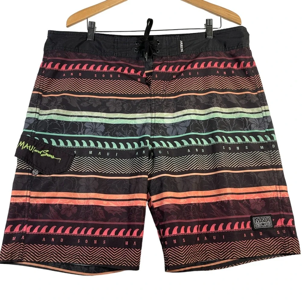 Maui and Sons Board Shorts Mens 38‎ Black Shark Striped 4 Way Stretch Surf Beach